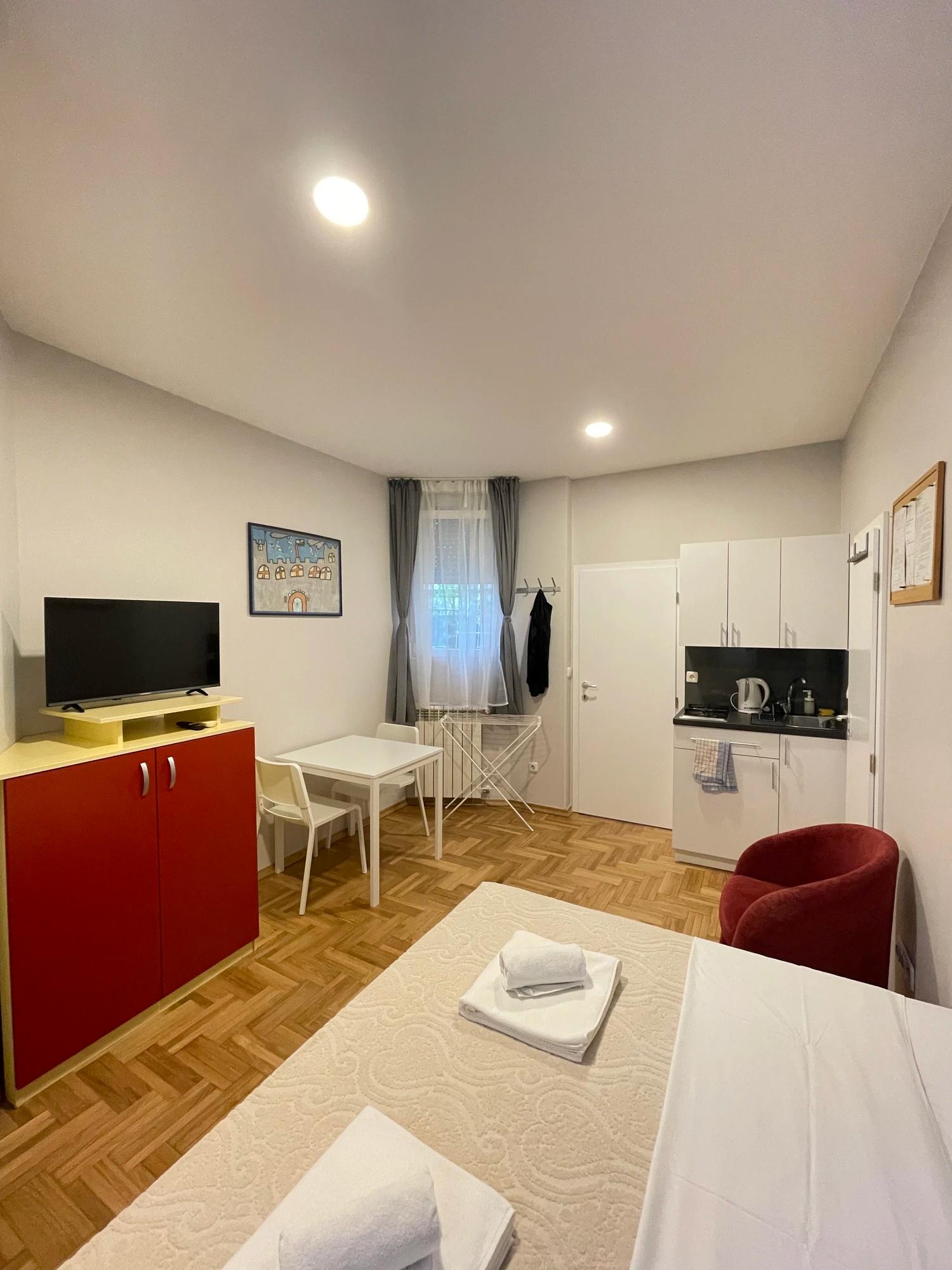 Apartment - Image 2